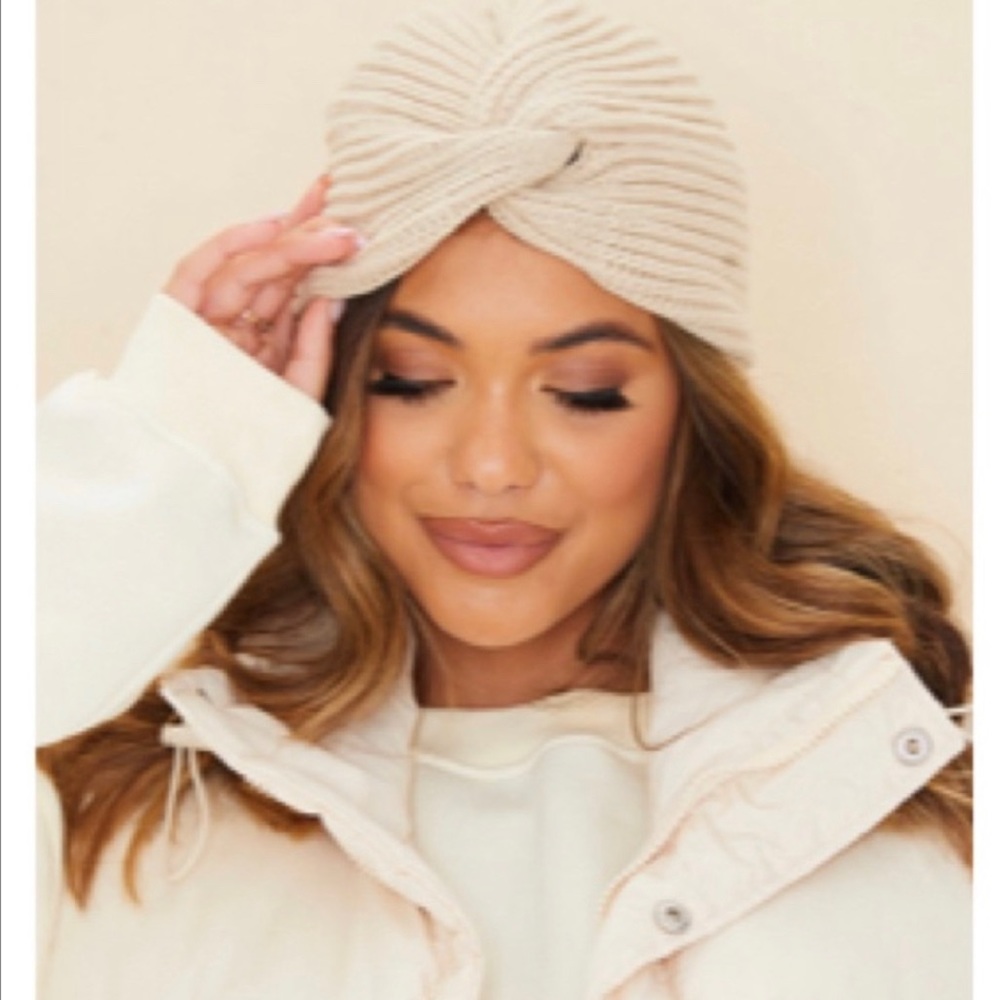 PLT fun twist beanie